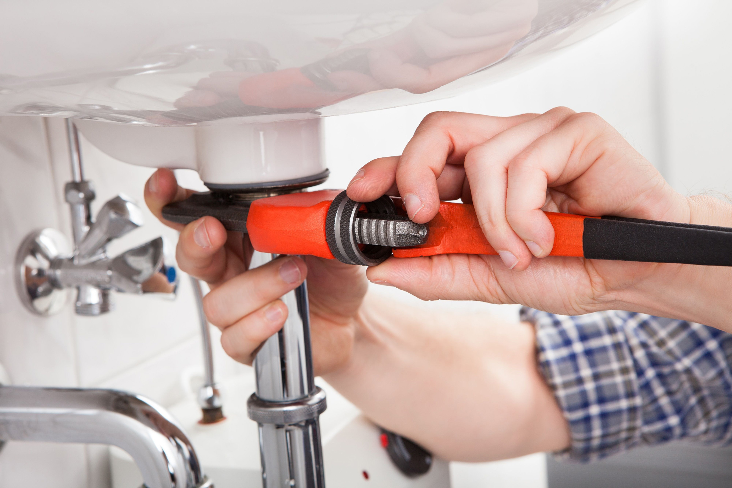 Why You Should Call Emergency Plumbing Services of Austell GA
